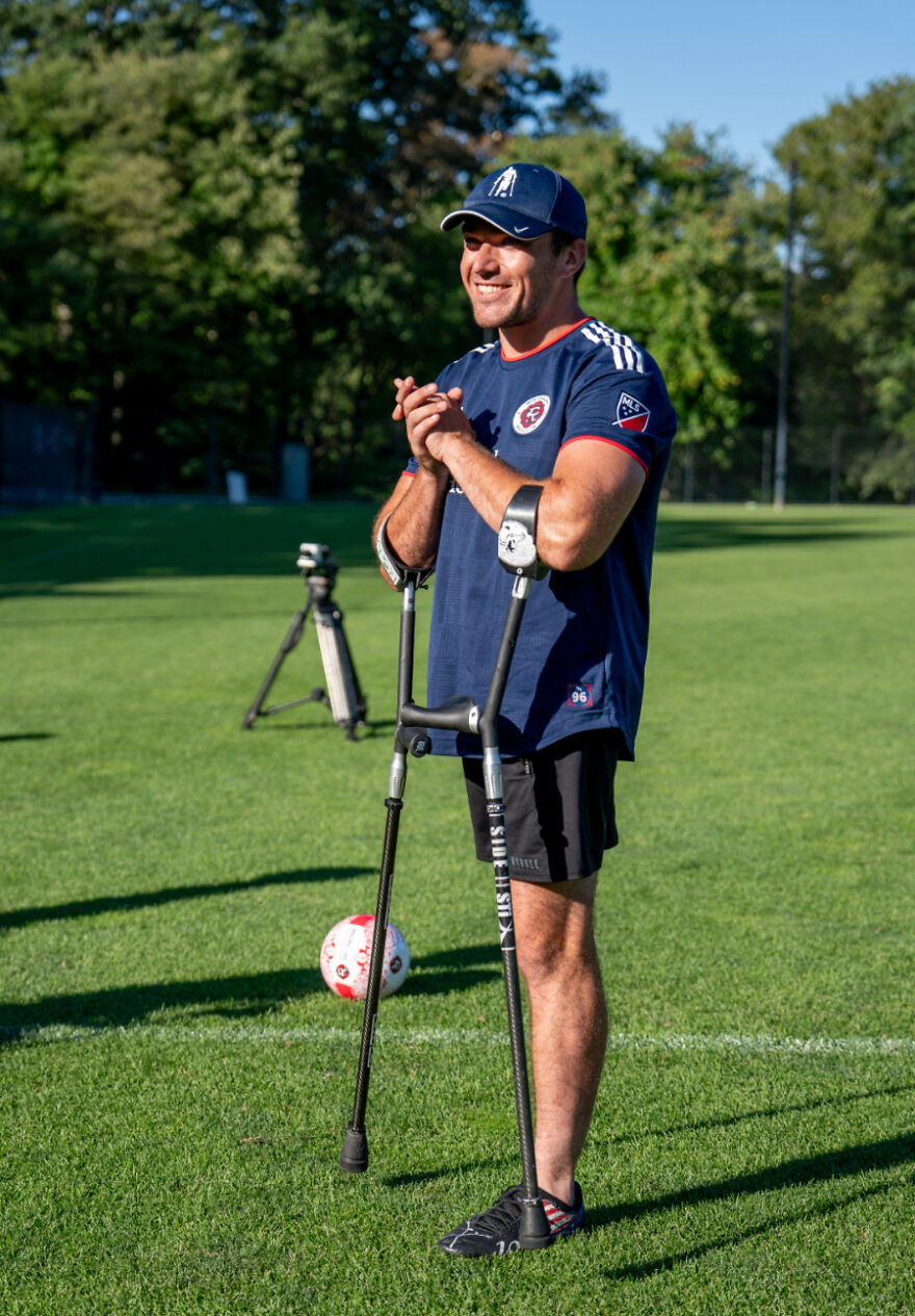 Amputee Soccer Star Nico Calabria's Epic Double Crossbar Challenge!