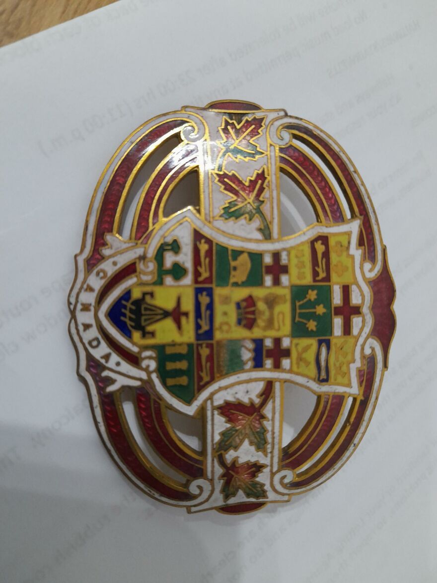 Hey Pandas, Can You Tell Me More About This Canada Brooch? Hey Pandas, Can You Tell Me More About This Canada Brooch?