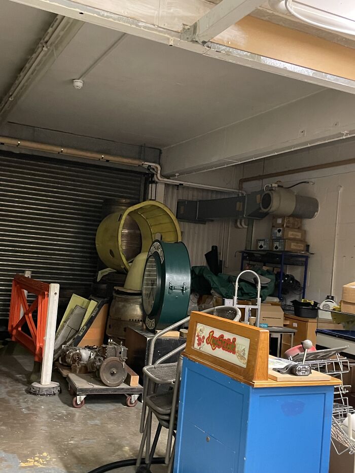 22 Photos Of Liminal Spaces I Took