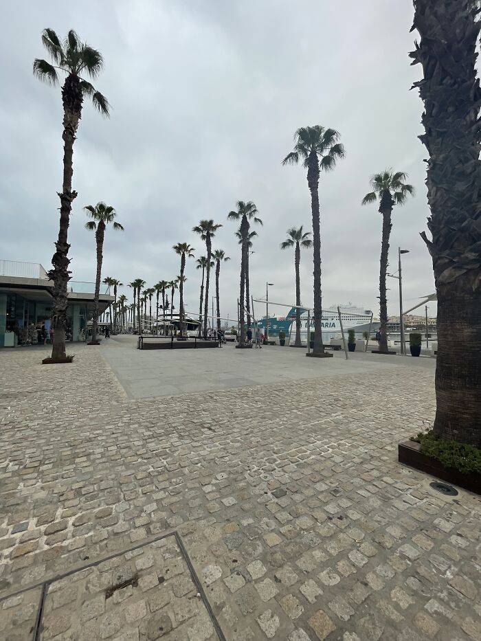 22 Photos Of Liminal Spaces I Took