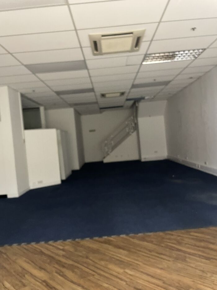 22 Photos Of Liminal Spaces I Took