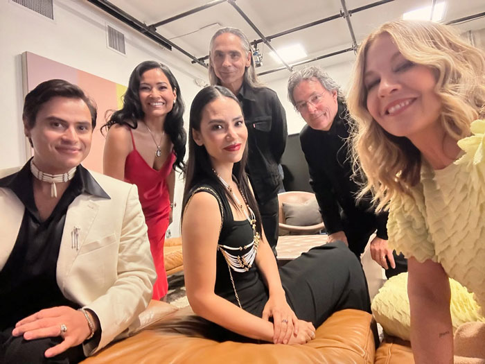 Group photo featuring a famous 90s actress aged 53 with a youthful look during a rare public outing indoors. Group photo featuring a famous 90s actress aged 53 with a youthful look during a rare public outing indoors.