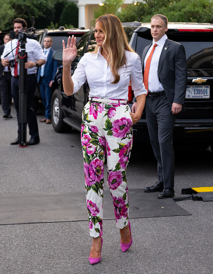 "Is That Bruce Jenner?": Melania Trump Turns Heads With Striking New Look Earning President's Praise "Is That Bruce Jenner?": Melania Trump Turns Heads With Striking New Look Earning President's Praise