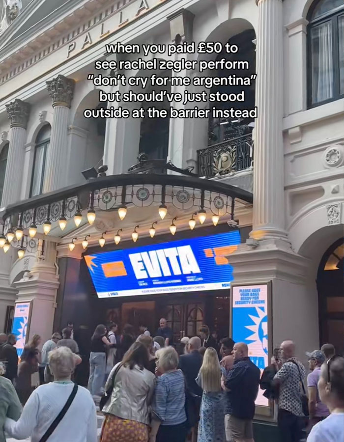 Crowd outside theater showing Rachel Zegler performing on screens, sparking outrage over $500 live show tickets. Crowd outside theater showing Rachel Zegler performing on screens, sparking outrage over $500 live show tickets.