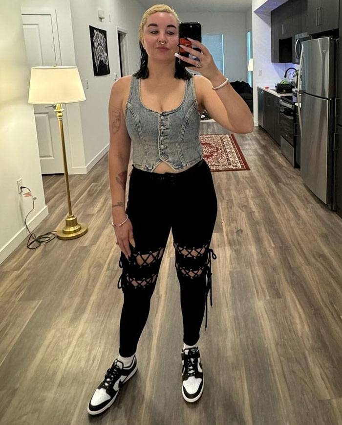 Amanda Bynes taking a selfie indoors wearing a denim top and black pants, after revealing she's using Ozempic. Amanda Bynes taking a selfie indoors wearing a denim top and black pants, after revealing she's using Ozempic.