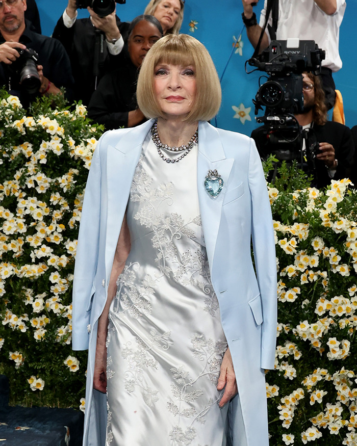 "End Of An Era": Anna Wintour Steps Down From Vogue After 37 Years "End Of An Era": Anna Wintour Steps Down From Vogue After 37 Years