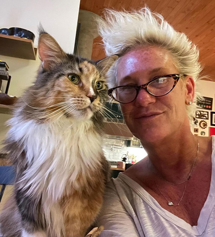 Celebrity Chef Anne Burrell Passes Away At 55 After Being Found "Unconscious And Unresponsive" Celebrity Chef Anne Burrell Passes Away At 55 After Being Found "Unconscious And Unresponsive"