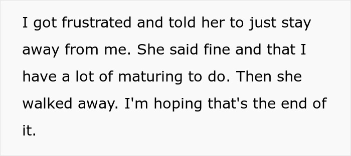 Text message conversation describing a man frustrated with gym stalker who hurled weights after rejection. Text message conversation describing a man frustrated with gym stalker who hurled weights after rejection.