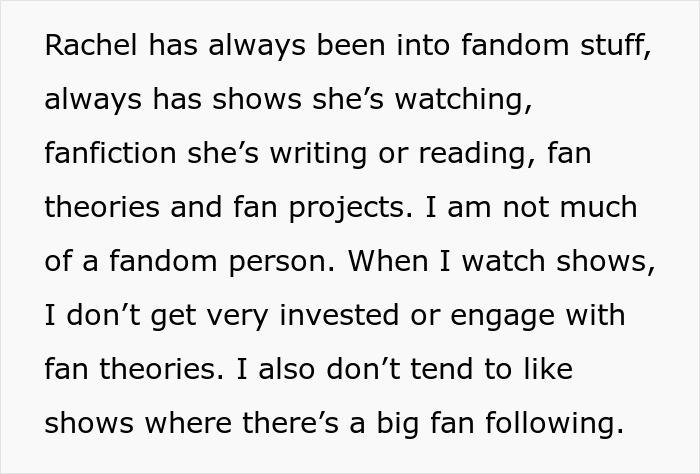 Woman attends cosplay party as Phoebe Buffay, a non-fandom attendee facing regret after friend’s negative reaction. Woman attends cosplay party as Phoebe Buffay, a non-fandom attendee facing regret after friend’s negative reaction.