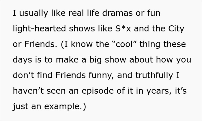 Woman at cosplay party dressed as Phoebe Buffay, facing friend after non-fandom costume causes regret and criticism. Woman at cosplay party dressed as Phoebe Buffay, facing friend after non-fandom costume causes regret and criticism.