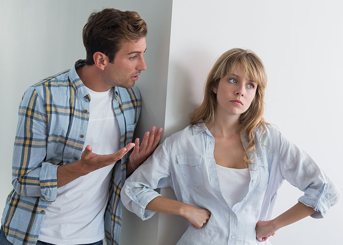 “What’s The Biggest ‘They’re Definitely Cheating’ Sign You Ignored?" (40 Answers)