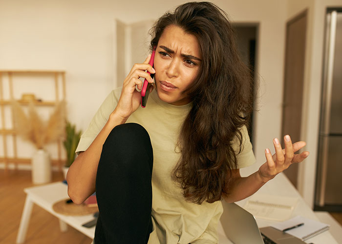 “What’s The Biggest ‘They’re Definitely Cheating’ Sign You Ignored?" (40 Answers)