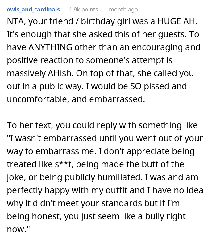 Screenshot of a Reddit comment criticizing a friend who shamed a non-fandom lady for her Phoebe Buffay cosplay outfit. Screenshot of a Reddit comment criticizing a friend who shamed a non-fandom lady for her Phoebe Buffay cosplay outfit.