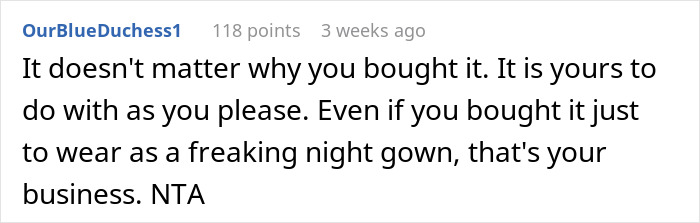 Comment discussing personal choice about a wedding dress amid sisters drama on a social media platform. Comment discussing personal choice about a wedding dress amid sisters drama on a social media platform.