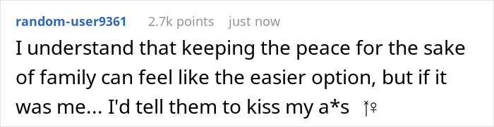 Text post showing a user commenting on a family dispute involving a young mom and wedding conflict.