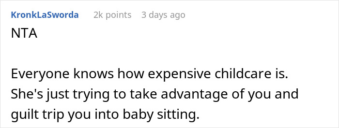 Screenshot of an online comment discussing a mom assuming her neighbor will babysit because she’s a SAHM and reacts negatively when refused. Screenshot of an online comment discussing a mom assuming her neighbor will babysit because she’s a SAHM and reacts negatively when refused.