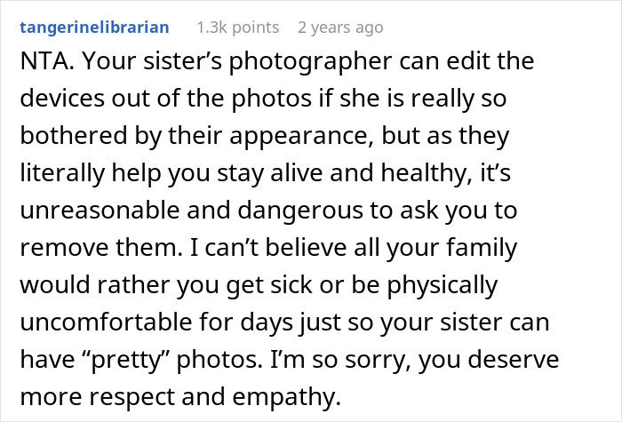 Comment discussing a woman refusing to risk her health for her sister’s wedding photo aesthetic, upsetting family members. Comment discussing a woman refusing to risk her health for her sister’s wedding photo aesthetic, upsetting family members.