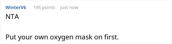 Screenshot of an online comment discussing a teacher paying family’s bills and facing backlash after deciding to stop. Screenshot of an online comment discussing a teacher paying family’s bills and facing backlash after deciding to stop.