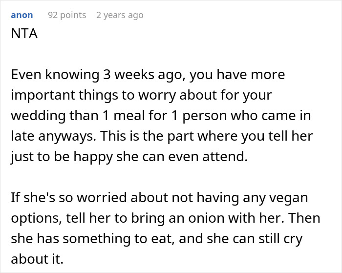 Reddit comment discussing wedding menu drama over vegan food options and a bride refusing to change the menu. Reddit comment discussing wedding menu drama over vegan food options and a bride refusing to change the menu.