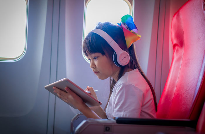 Parents Book Themselves In First Class, Leave Under-8 Kids Unsupervised To Wreak Havoc Mid-Flight Parents Book Themselves In First Class, Leave Under-8 Kids Unsupervised To Wreak Havoc Mid-Flight