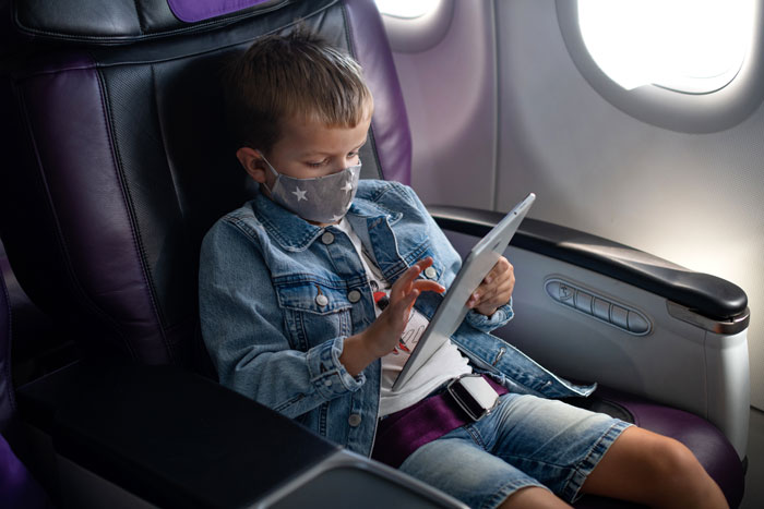 Parents Book Themselves In First Class, Leave Under-8 Kids Unsupervised To Wreak Havoc Mid-Flight Parents Book Themselves In First Class, Leave Under-8 Kids Unsupervised To Wreak Havoc Mid-Flight