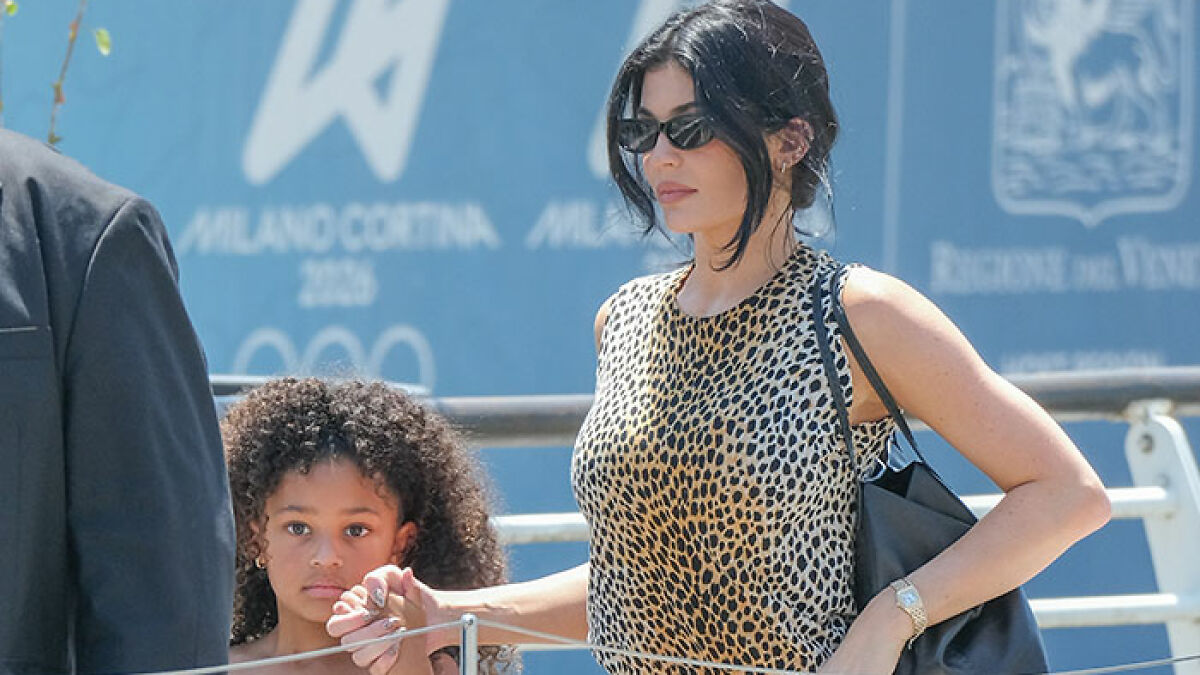 Celebrity spotted in casual outfit and sunglasses showing strung-out looks after weekend partying event.