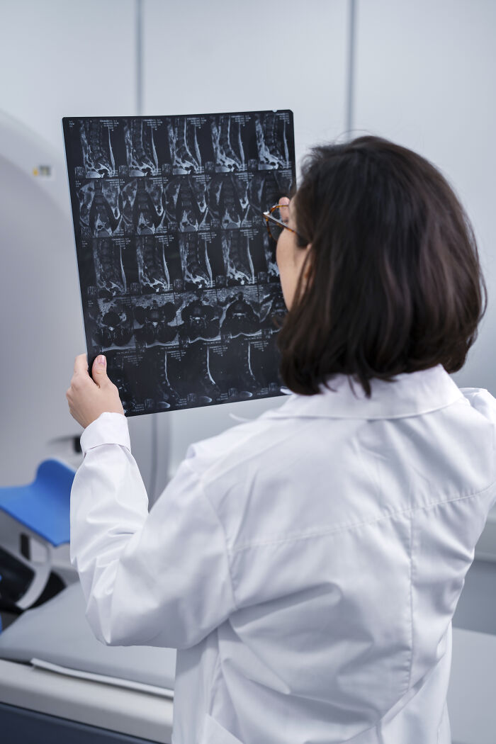 50 Times Autopsy Doctors Uncovered Disturbing Truths About A Person's Death