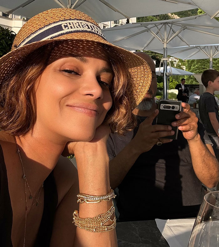 Halle Berry, 58, Suffers Hilarious Bikini Malfunction While Dancing To Boyfriend’s Song Halle Berry, 58, Suffers Hilarious Bikini Malfunction While Dancing To Boyfriend’s Song