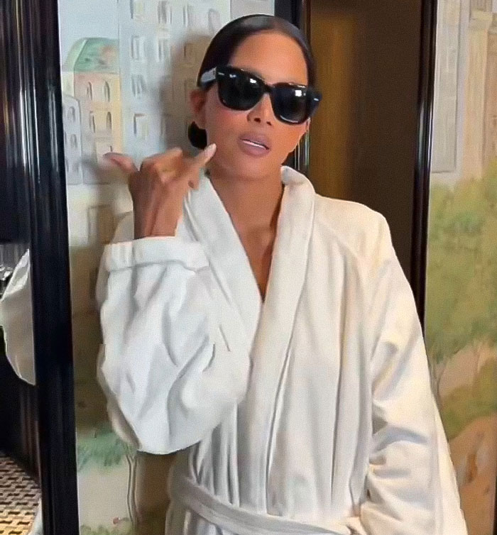 Halle Berry, 58, Suffers Hilarious Bikini Malfunction While Dancing To Boyfriend’s Song Halle Berry, 58, Suffers Hilarious Bikini Malfunction While Dancing To Boyfriend’s Song