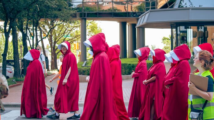 I Documented A ‘Handmaid’ Protest In Texas I Documented A ‘Handmaid’ Protest In Texas
