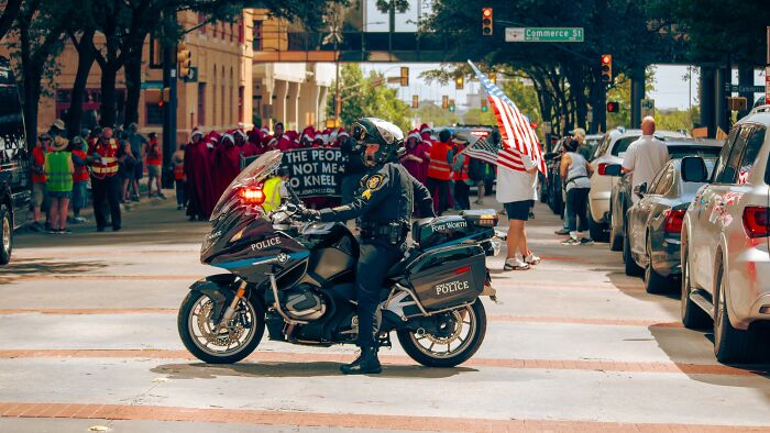 I Documented A ‘Handmaid’ Protest In Texas I Documented A ‘Handmaid’ Protest In Texas