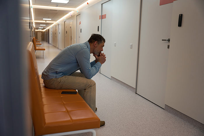 Guy Thinks It's Funny To Pull A Prank On Wife In Labor, Finds Out What's It Like To Lose A Family