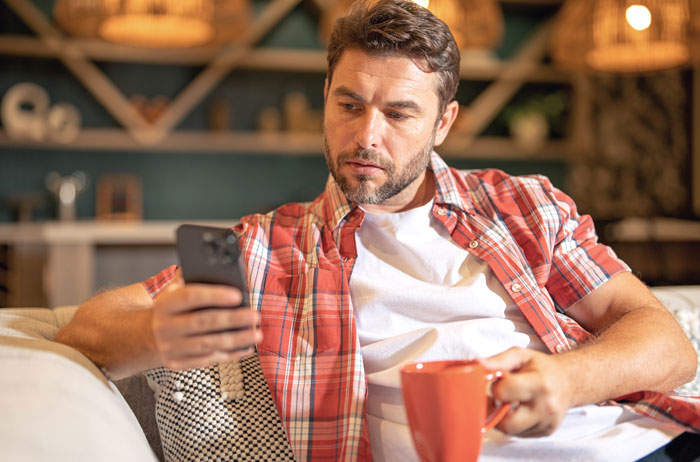 Wife Sees Hubby’s Texts To Minor, Says “I Am On 8 Hour Road Trip With Him And Don’t Know What To Do”