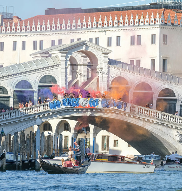 Celebrities with strung-out looks after weekend partying at Jeff Bezos and Lauren Sánchez's wedding event. Celebrities with strung-out looks after weekend partying at Jeff Bezos and Lauren Sánchez's wedding event.