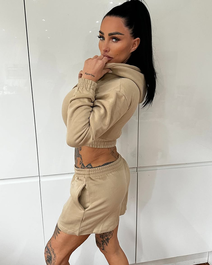 “Is Her Butt Leaking?:” Katie Price Flaunts Results Of Her “Painful” BBL Surgery During Holiday “Is Her Butt Leaking?:” Katie Price Flaunts Results Of Her “Painful” BBL Surgery During Holiday