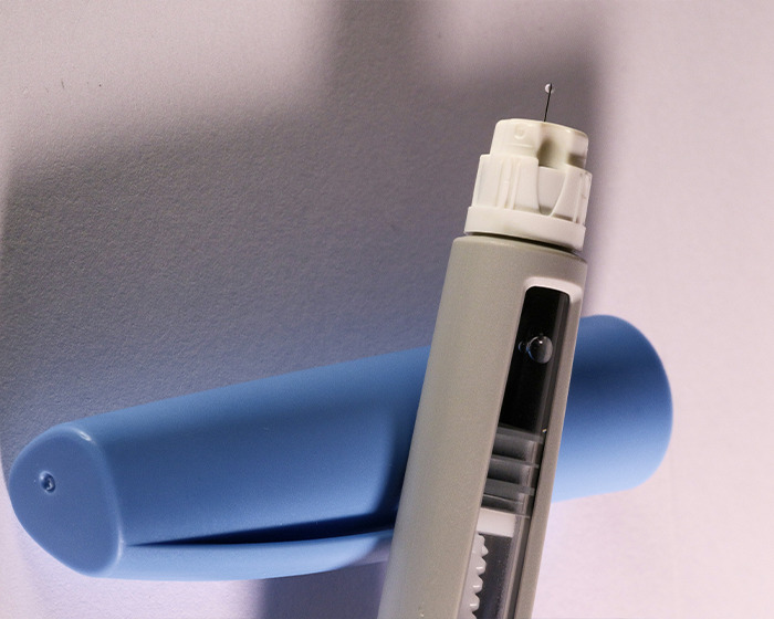 Injection pen device for administering Ozempic and Mounjaro, linked to organ damage and safety concerns by experts. Injection pen device for administering Ozempic and Mounjaro, linked to organ damage and safety concerns by experts.