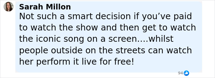 Alt text: Fan criticizes Rachel Zegler performance on screens despite paying $500 for live show, sparking outrage among audience. Alt text: Fan criticizes Rachel Zegler performance on screens despite paying $500 for live show, sparking outrage among audience.