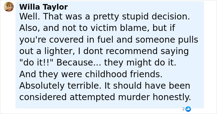 Text message discussing a woman who set her male friend on fire after a misogynistic comment, mentioning attempted murder. Text message discussing a woman who set her male friend on fire after a misogynistic comment, mentioning attempted murder.