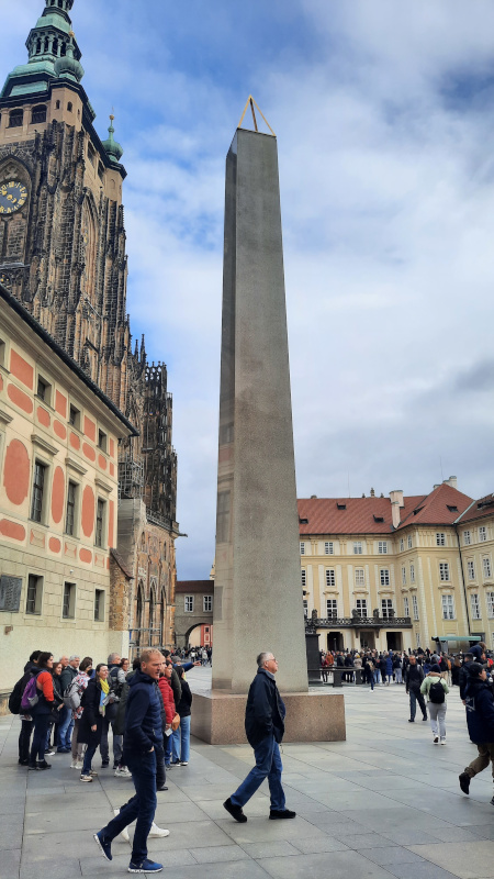 prague-castle-obelisk-vert-685ca9315b2ae.jpg