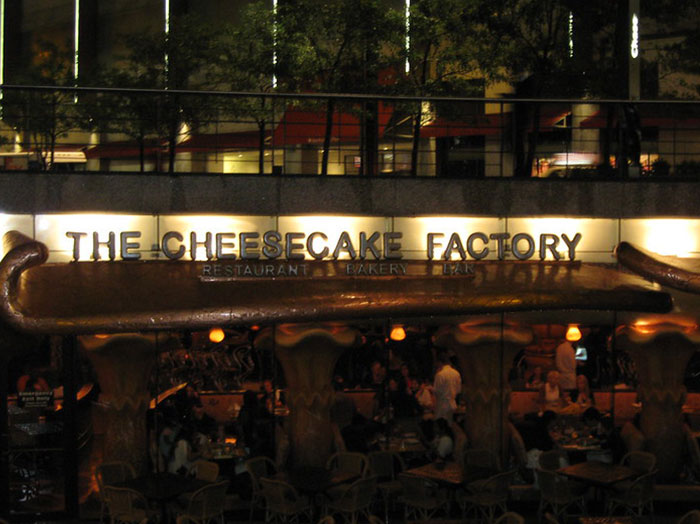 “Frozen Half The Time”: 41 Restaurant Workers Reveal Items On Their Menu To Never Order