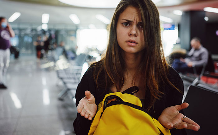 Teen Breaks Down As Family Puts Her In Economy, Fly Business Themselves