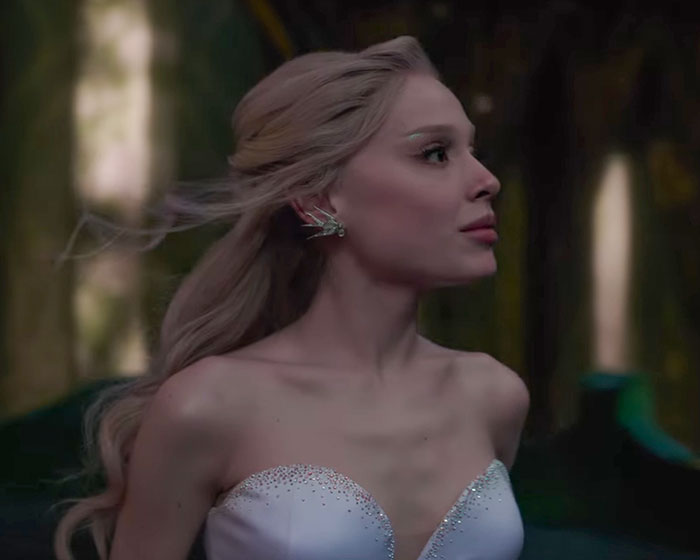 Ariana Grande with an entirely visible ribcage and ghoulish look in new Wicked trailer, sparking worry among fans. Ariana Grande with an entirely visible ribcage and ghoulish look in new Wicked trailer, sparking worry among fans.