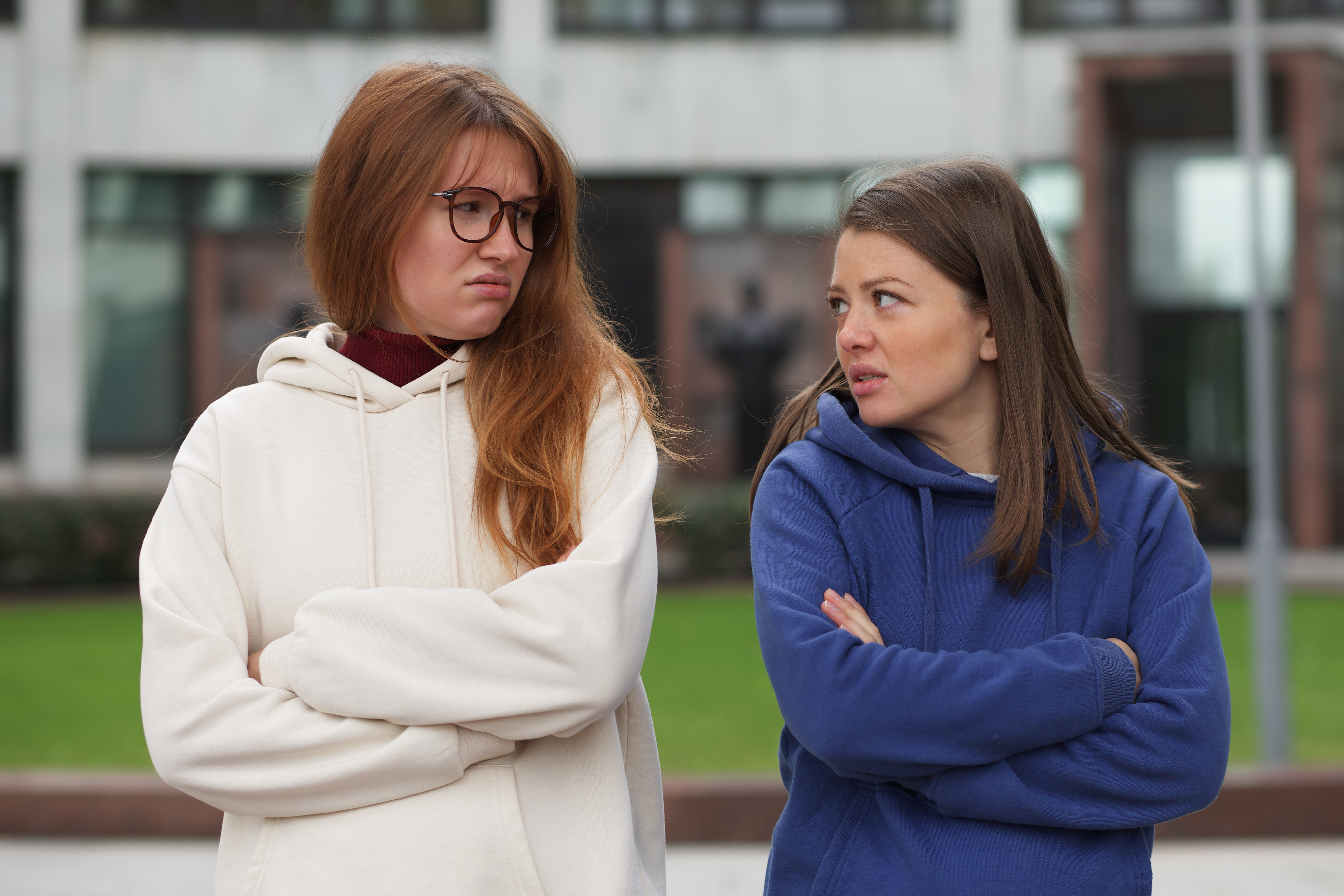 Woman Plans To Crash Friend’s Holiday Plans With Her Toddler And Marital Problems, Gets Rejected Woman Plans To Crash Friend’s Holiday Plans With Her Toddler And Marital Problems, Gets Rejected