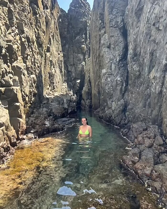 Med Student Caught Red-Handed Faking Poverty For Scholarship After College Finds Her Social Media Profile Med Student Caught Red-Handed Faking Poverty For Scholarship After College Finds Her Social Media Profile