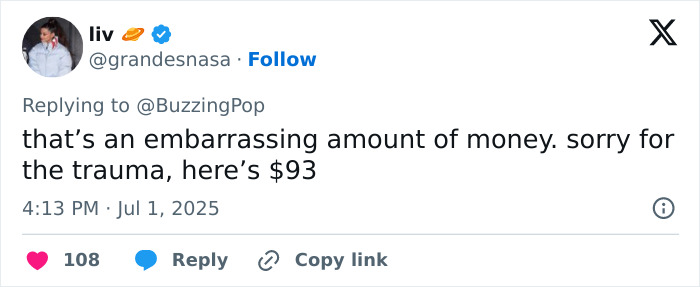 Passenger writing farewell messages on Japan Airlines flight during sudden 26,000 feet plunge mid-air emergency situation Passenger writing farewell messages on Japan Airlines flight during sudden 26,000 feet plunge mid-air emergency situation