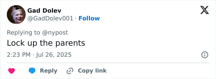 Screenshot of a social media comment discussing parents in the context of a model pushed to transition and detransition. Screenshot of a social media comment discussing parents in the context of a model pushed to transition and detransition.
