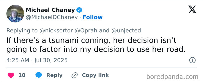 Tweet screenshot of Michael Chaney criticizing Oprah for refusing to open her private road during an oncoming tsunami emergency. Tweet screenshot of Michael Chaney criticizing Oprah for refusing to open her private road during an oncoming tsunami emergency.