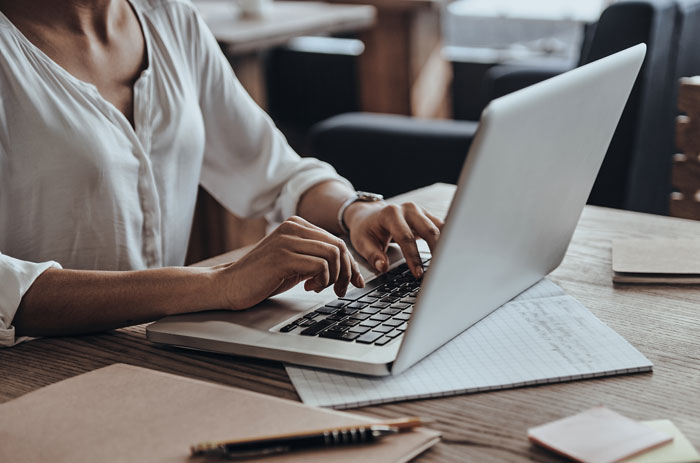 Woman Told She Must Reapply For The Job She’s Already Doing, Boss Ghosts Her After She Refuses Woman Told She Must Reapply For The Job She’s Already Doing, Boss Ghosts Her After She Refuses