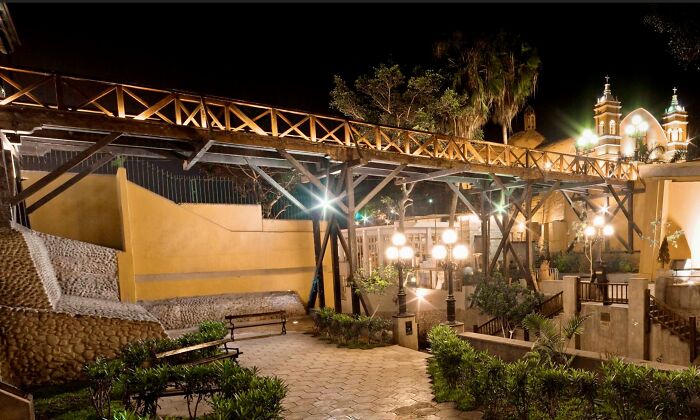 Puente De Los Suspiros (The Bridge Of Sighs)