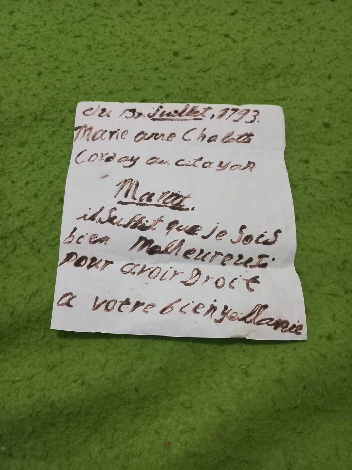 Young Brazilian Manages To Make A Replica Of The Lost Letter From The Painting "The Death Of Marat" Young Brazilian Manages To Make A Replica Of The Lost Letter From The Painting "The Death Of Marat"